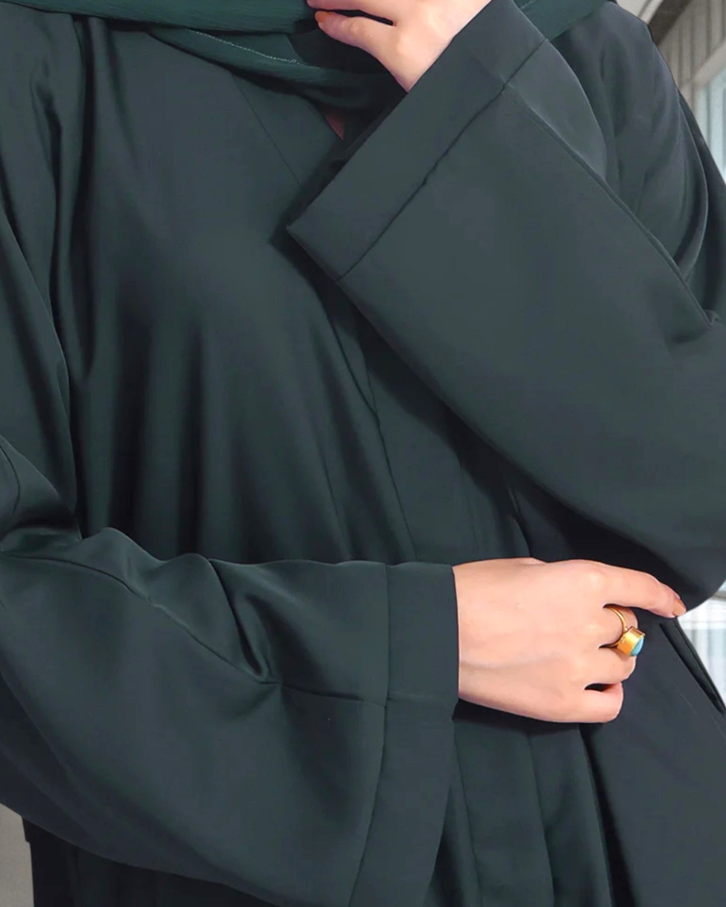 Front Open Abaya with Placket - Side Pockets - Regular Sleeves - Matching Hijab