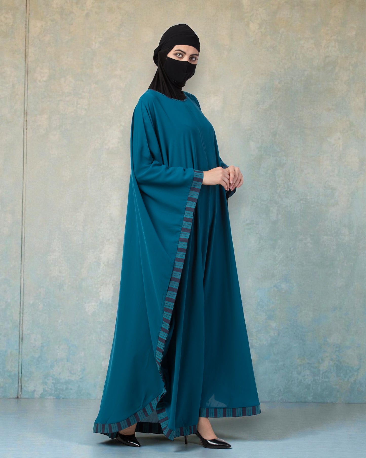 Musheco-Free Size Kaftan Abaya With Striped Border