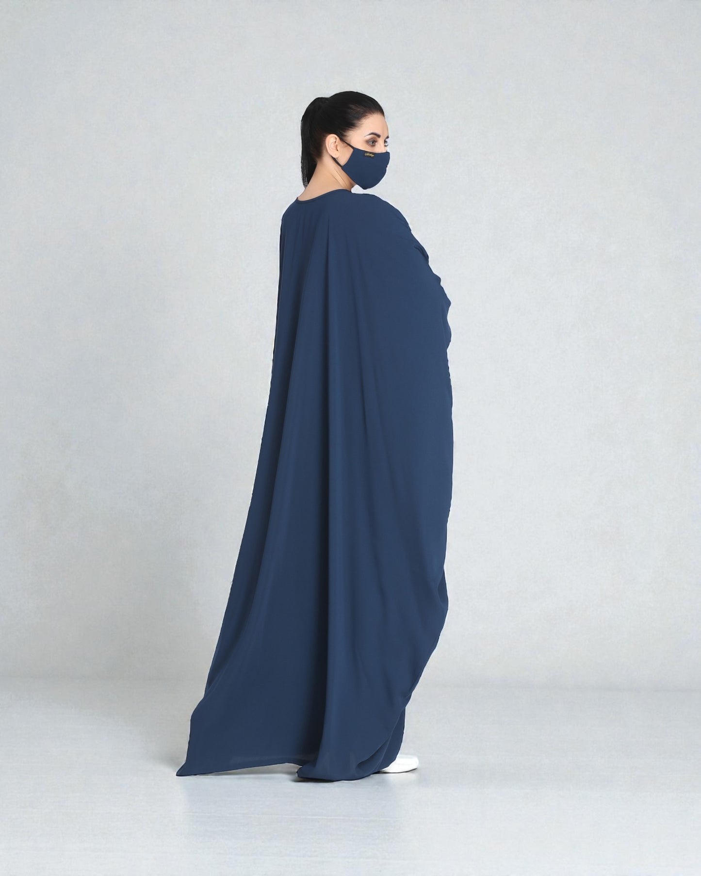 Elegant Kaftan With Elasticated Sleeves