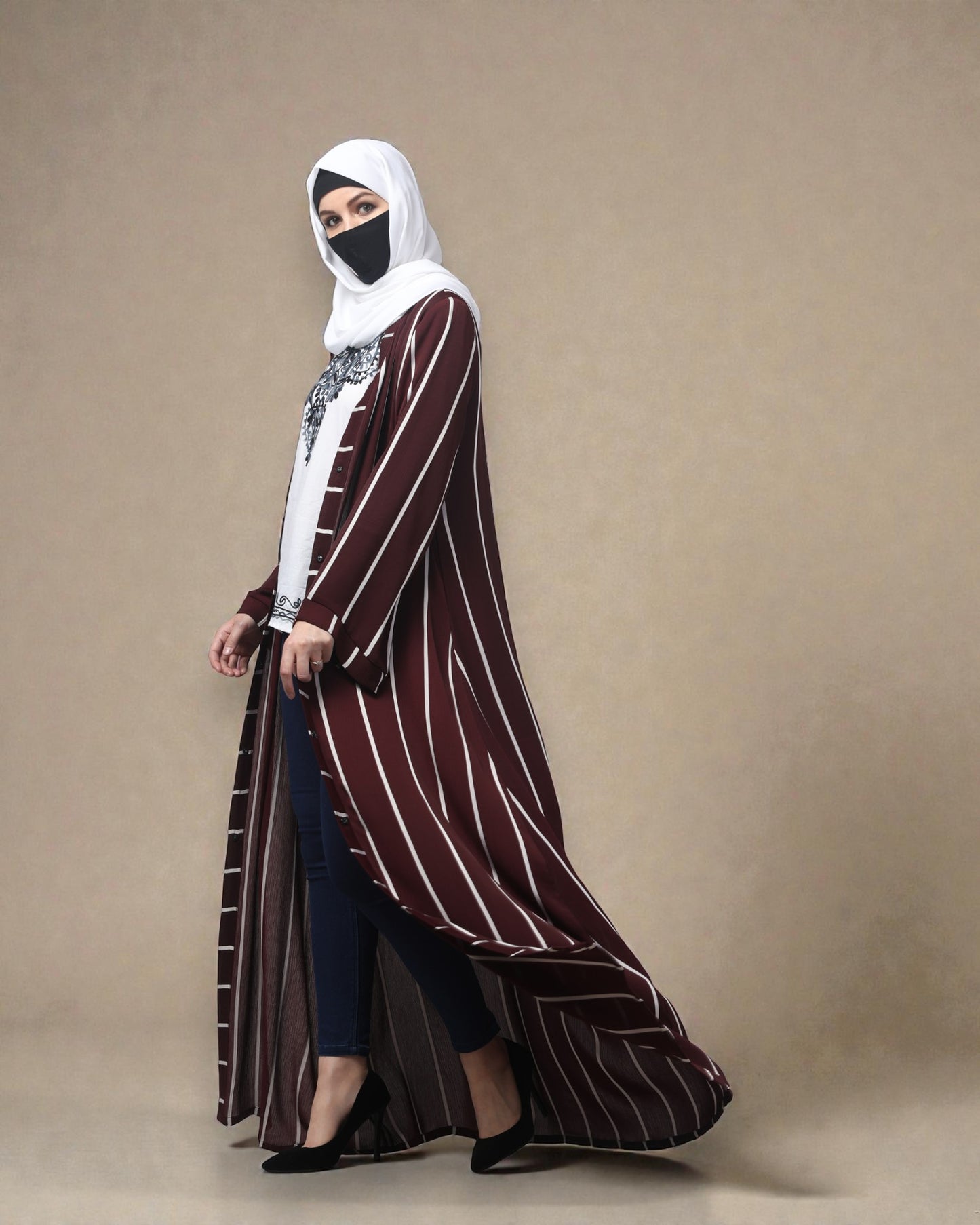 Front Open Abaya in Zoom Elegance Fabric – Classic White Stripes & Timeless Grace