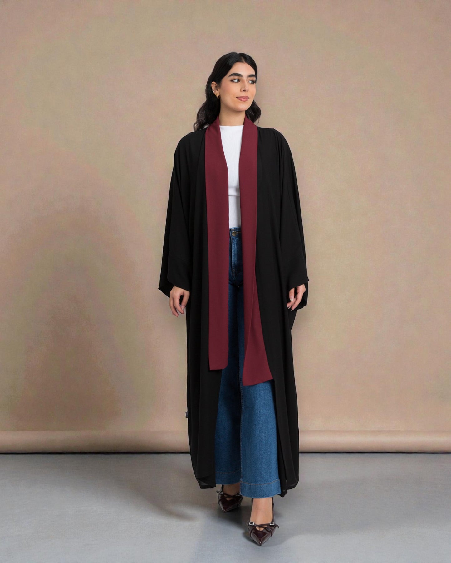 Shrug Like Abaya in Firdaus Fabric without Buttons - Contrast Color Panels - Side Pockets - Wide Sleeves - V-Neck - Complementary Hijab