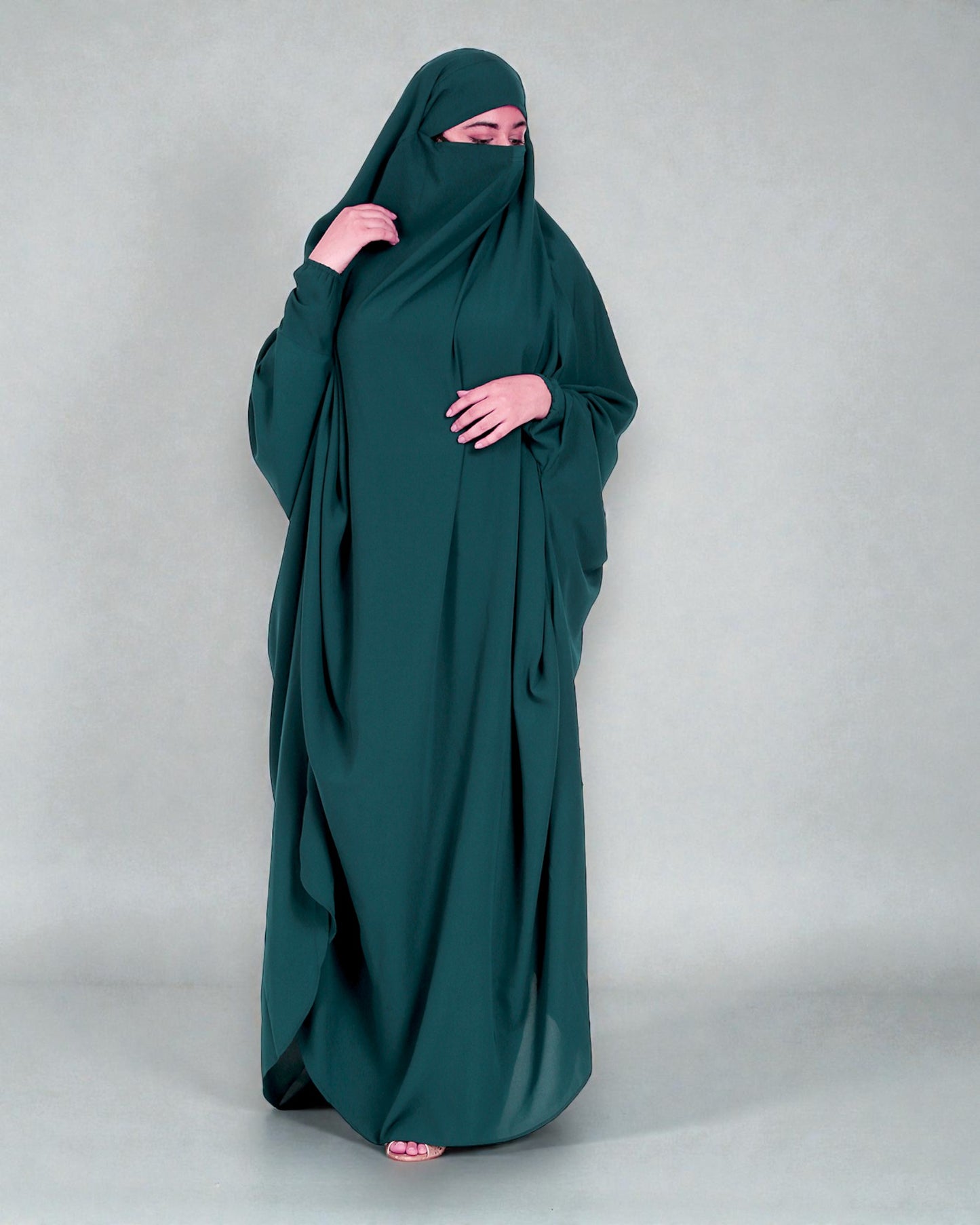 One Piece Jilbab With Adjustable Nose Piece