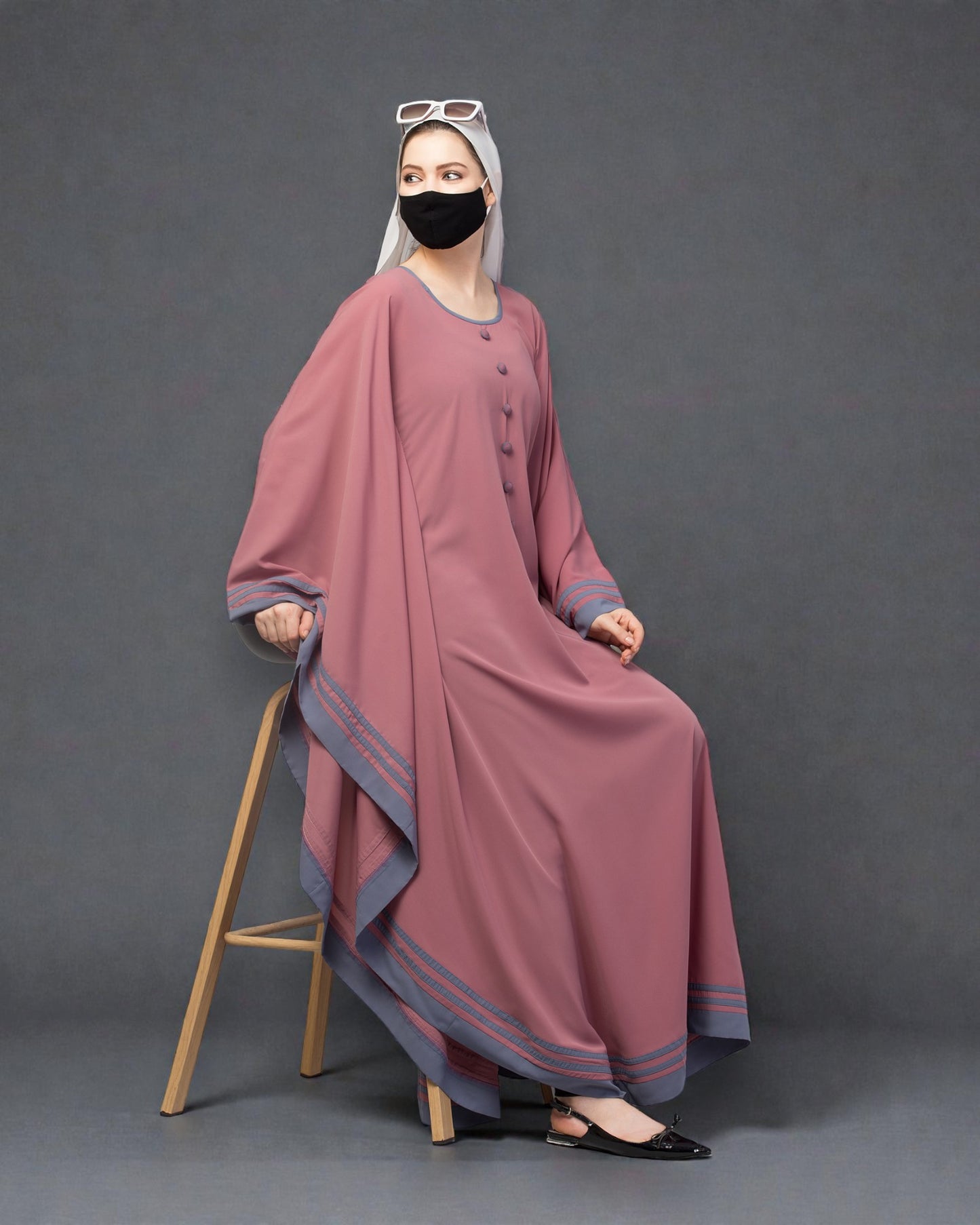 Elegant Kaftan Abaya with contrast striped borders.