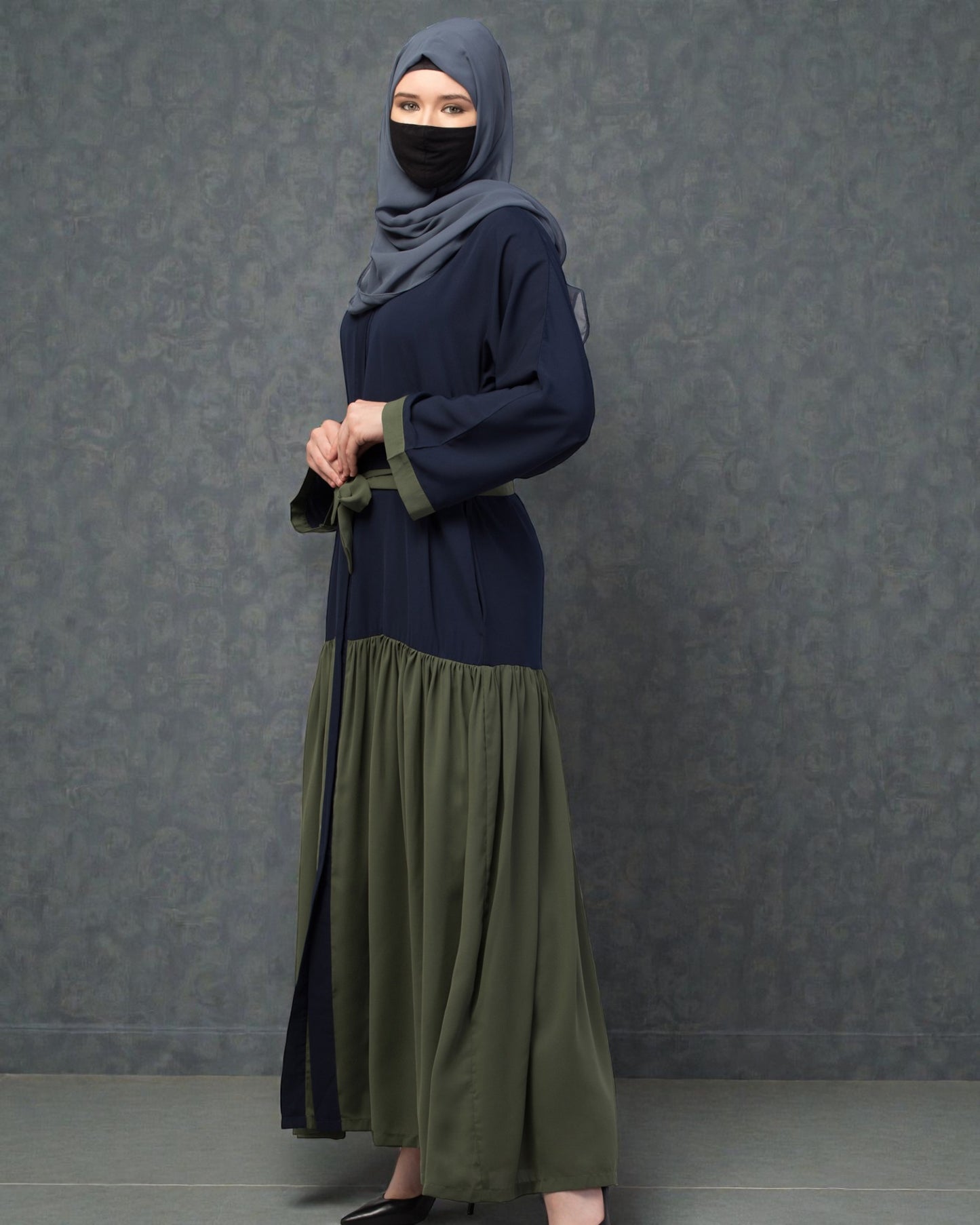 Arabian Front Open Abaya in Dual Color with Matching Belt