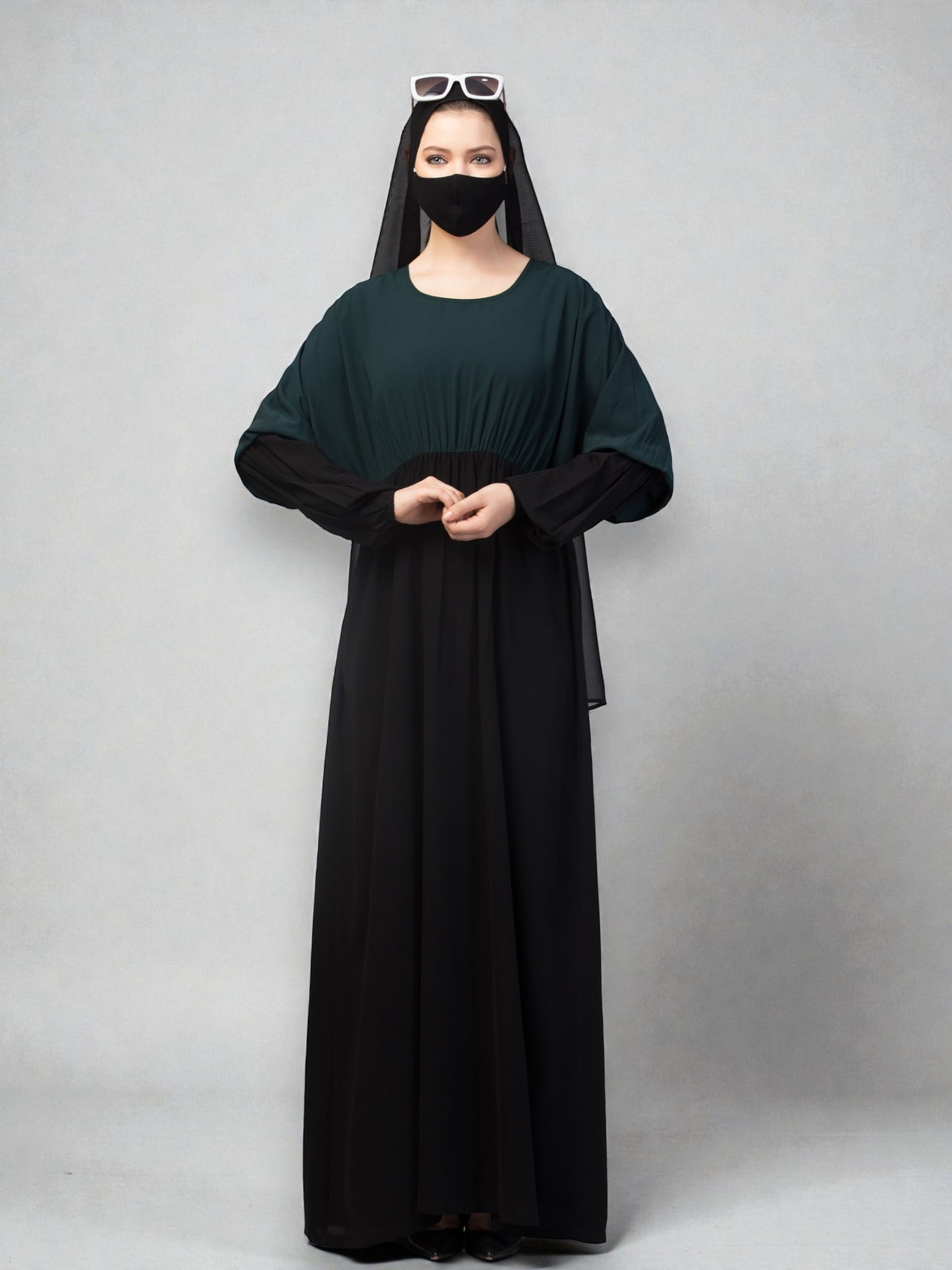 Dual Color Abaya With Designer Sleeves.