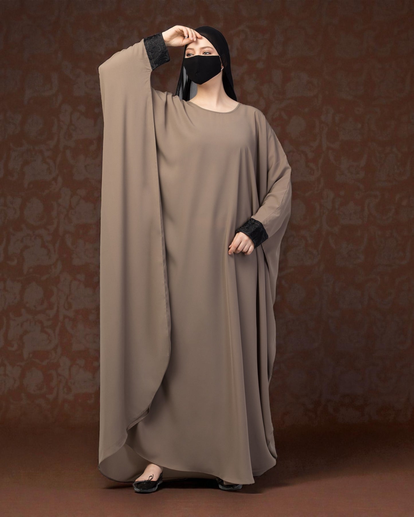 Free Size Kaftan Abaya With Lacework.