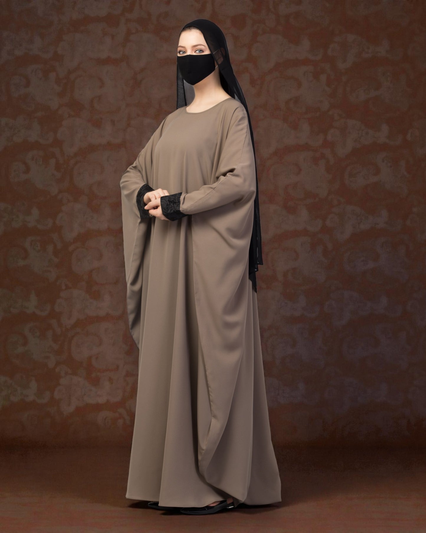 Free Size Kaftan Abaya With Lacework.