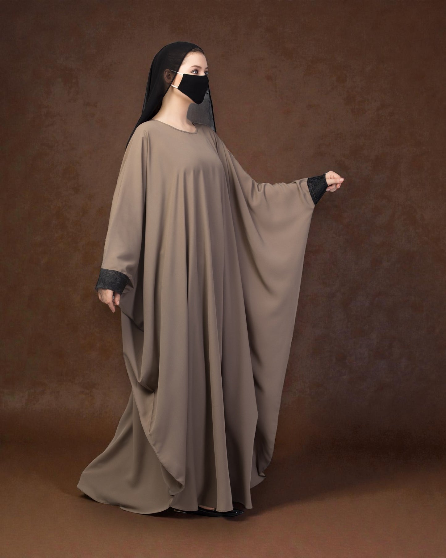 Free Size Kaftan Abaya With Lacework.