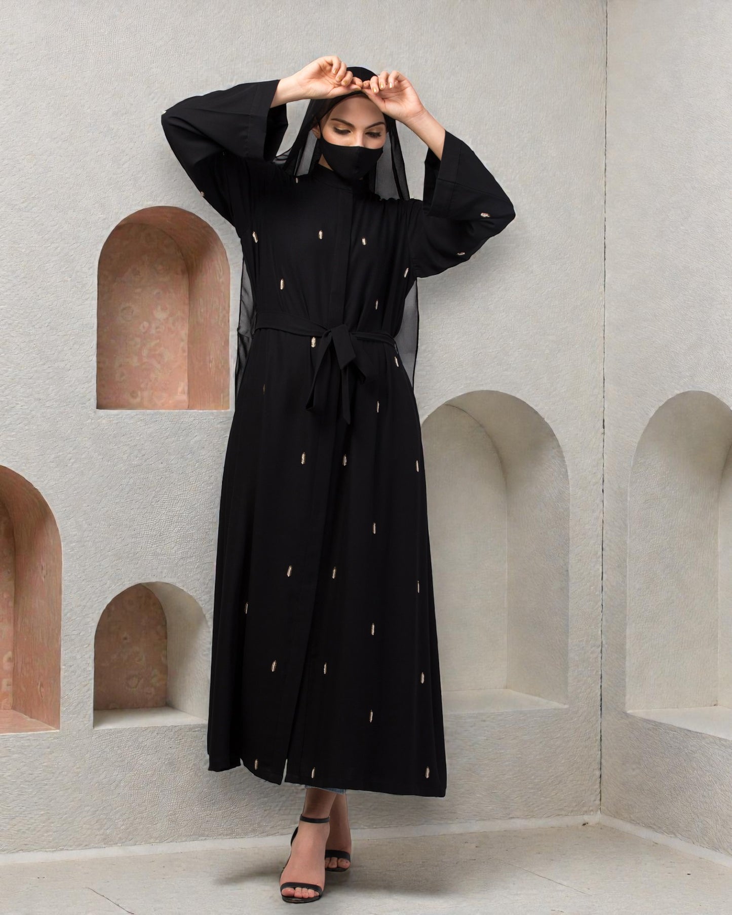 Front Open Abaya: Handwork Embellishments, Kimono Sleeves, and Matching Stole"