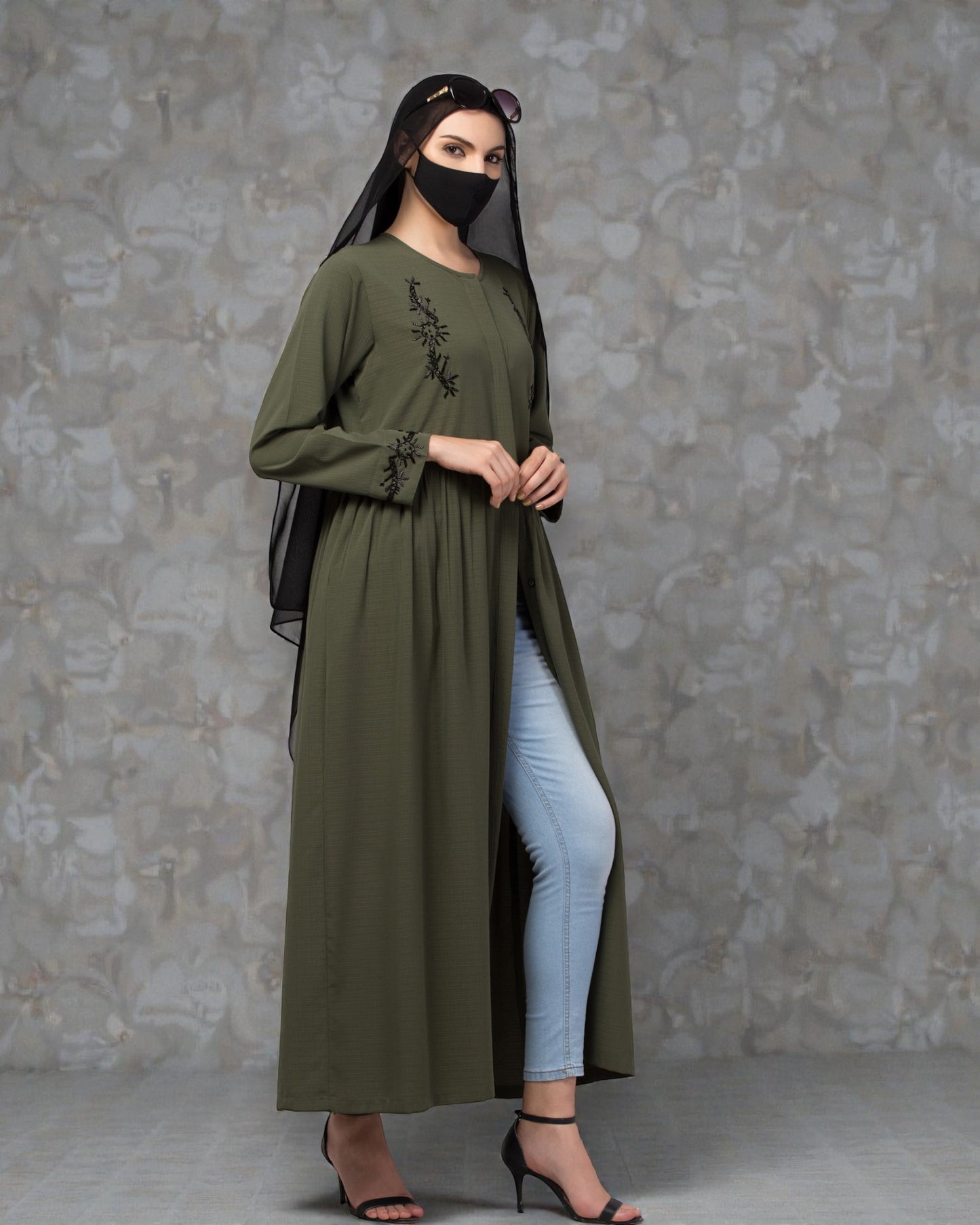 "CYE Crush Front Open Abaya: Elegant Handwork Embellishments with Matching Stole"