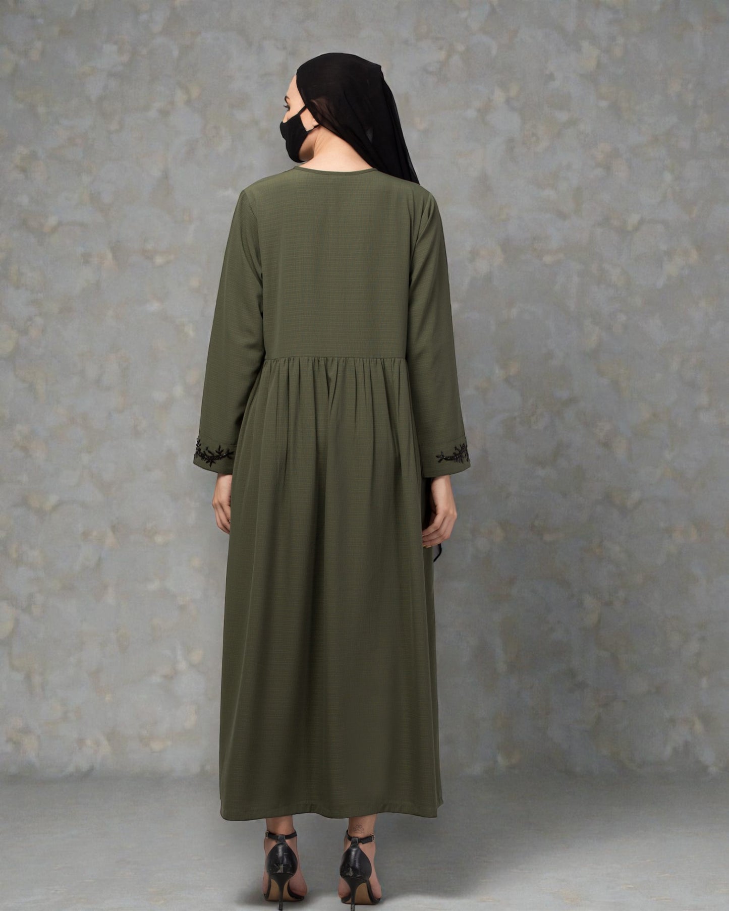 "CYE Crush Front Open Abaya: Elegant Handwork Embellishments with Matching Stole"
