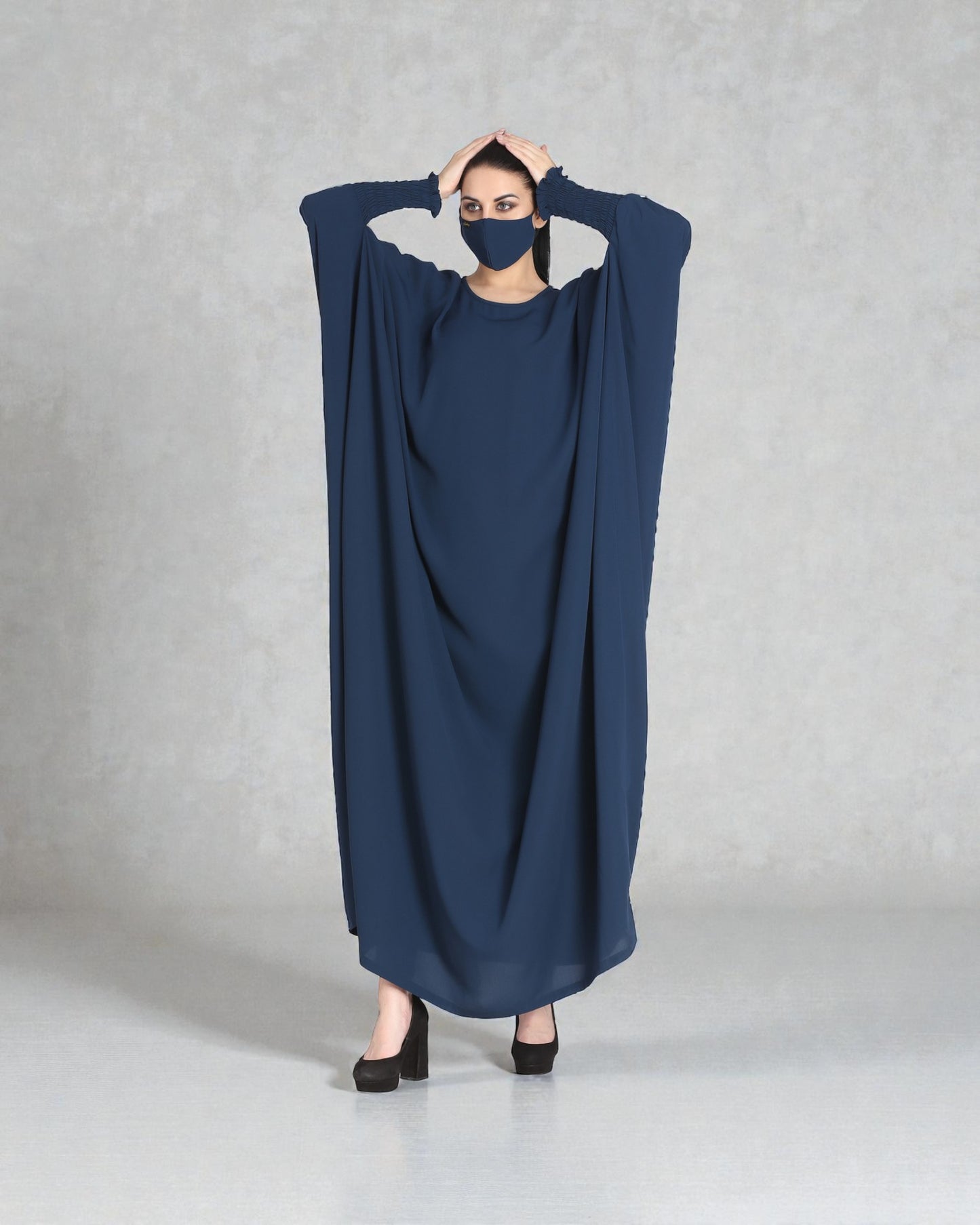 Elegant Kaftan With Elasticated Sleeves