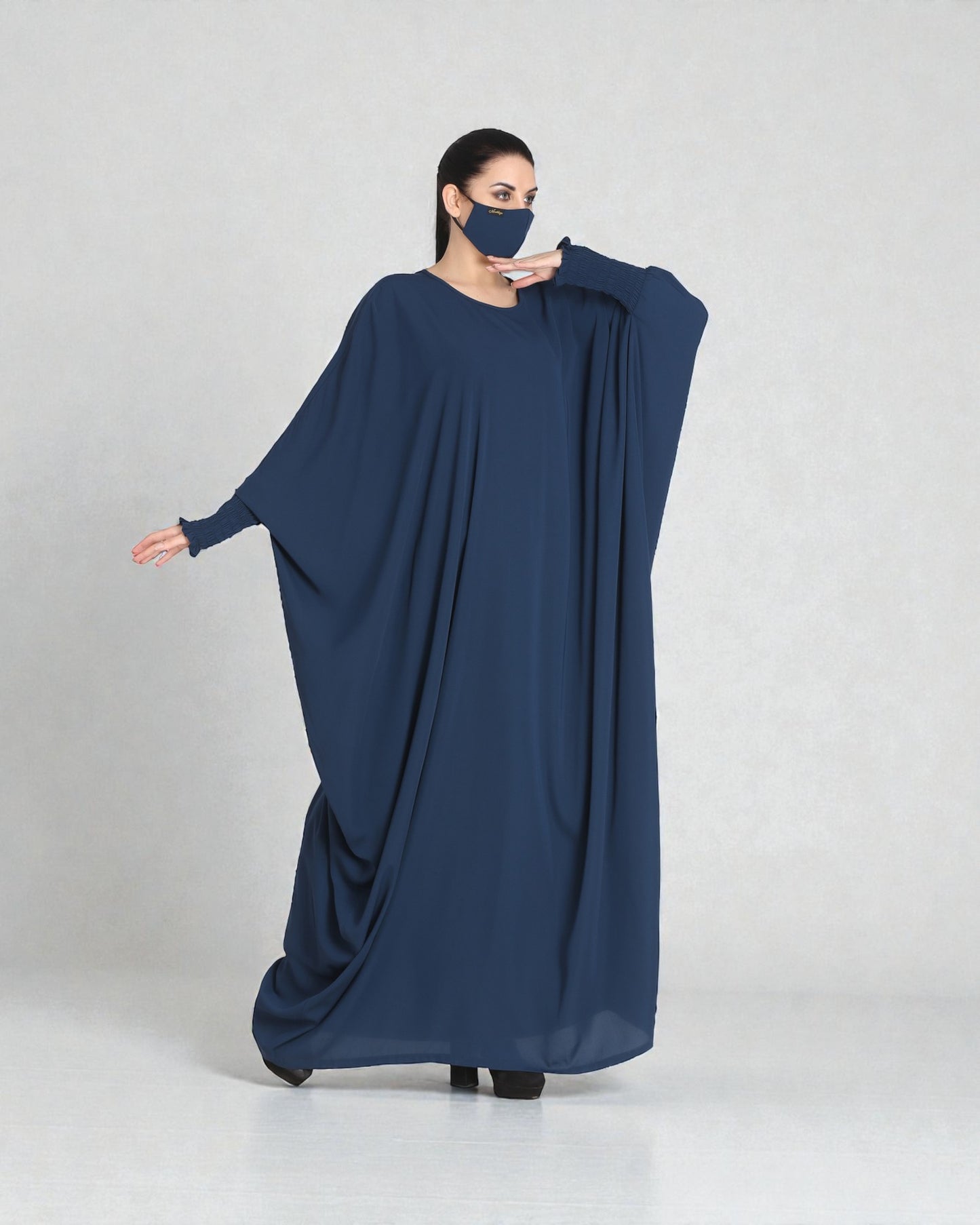Elegant Kaftan With Elasticated Sleeves