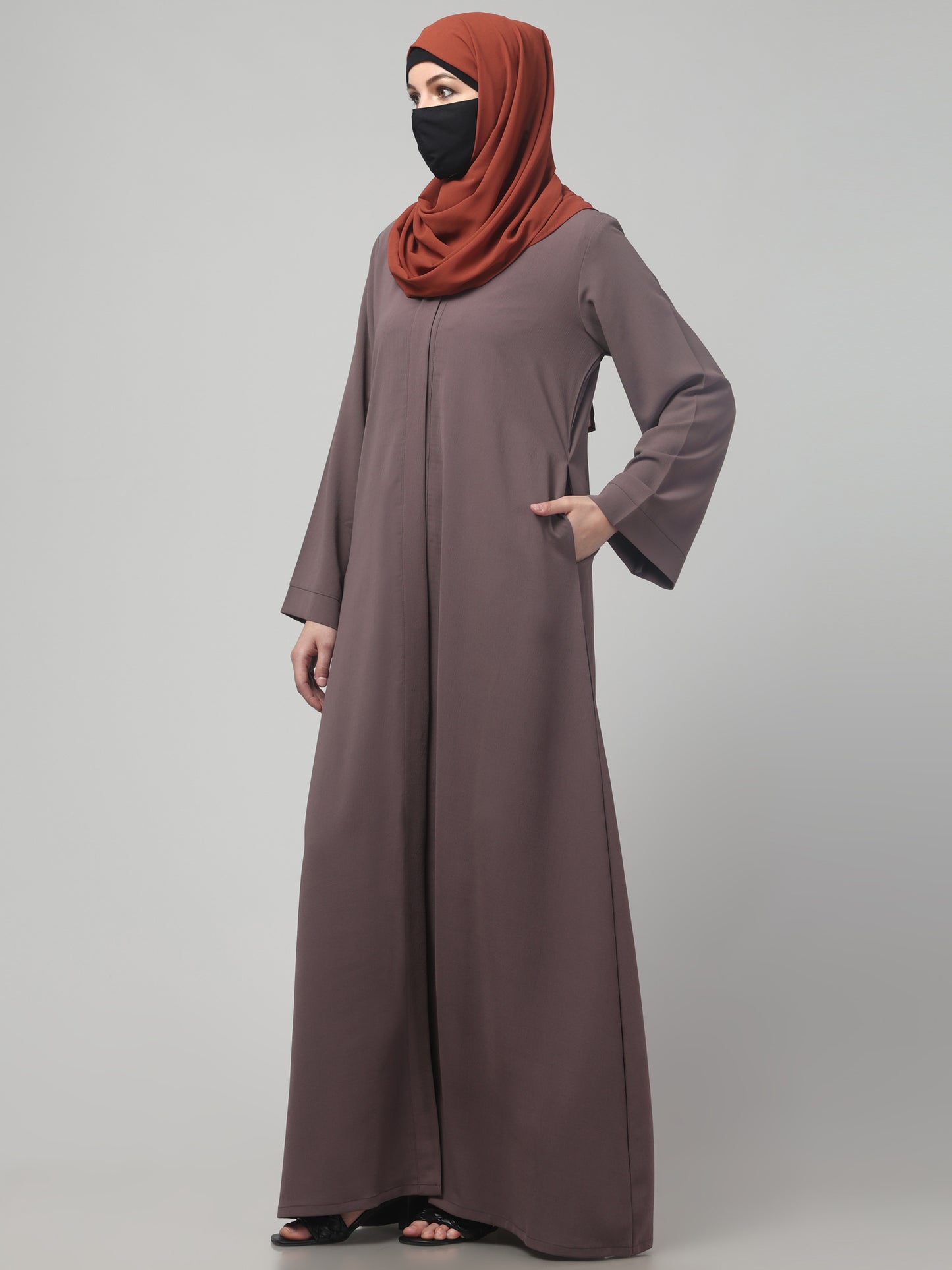 Front Open Abaya in CYE Crush Polyester – Textured Sophistication with a Subtle Crushed Finish