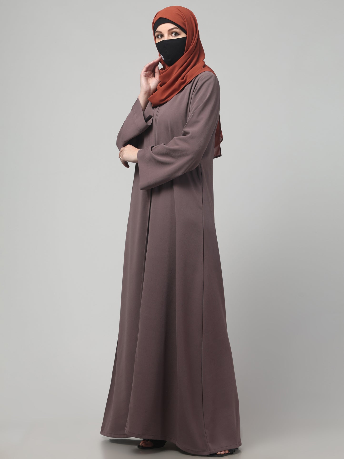 Front Open Abaya in CYE Crush Polyester – Textured Sophistication with a Subtle Crushed Finish
