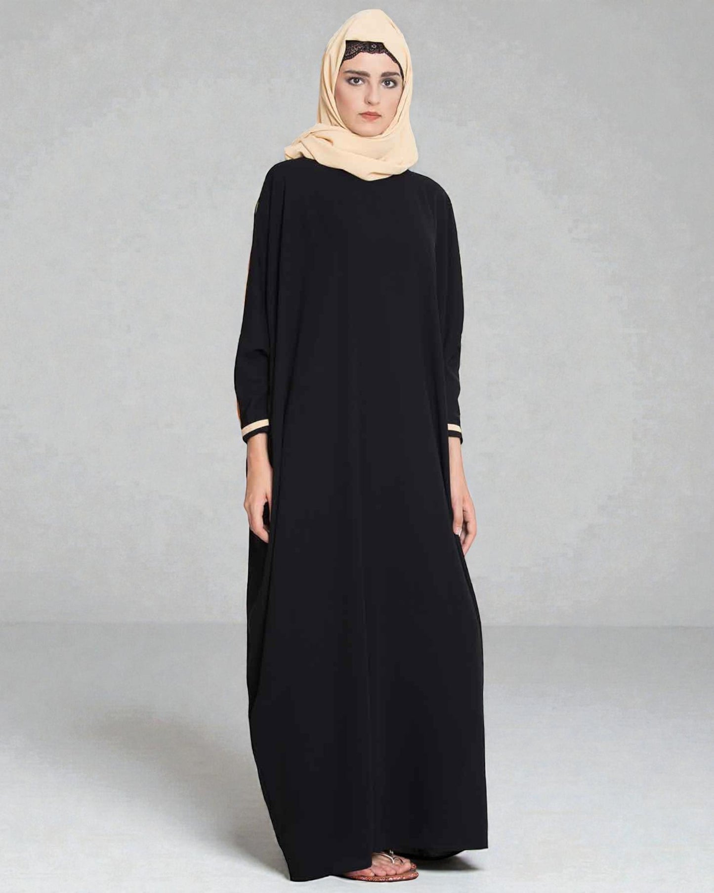 Musheco- Elegant Kaftan With Contrast Detailing On Sleeves