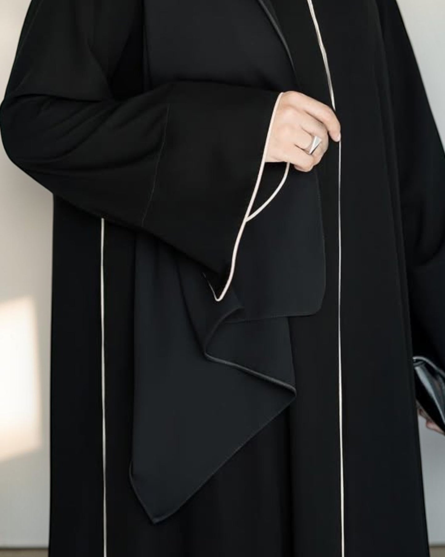 Abaya With Contrast Piping